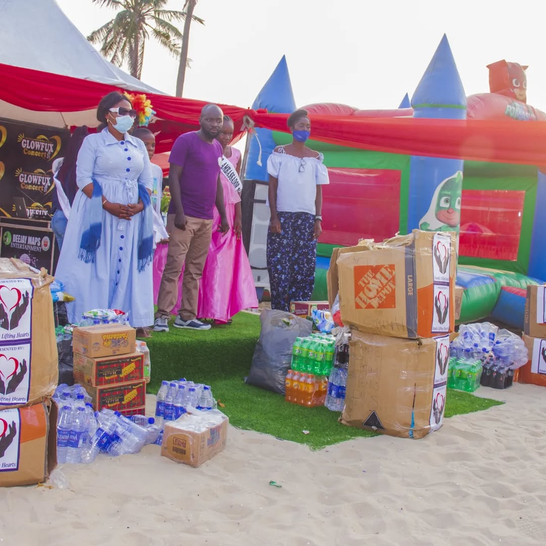 Glowfux Charity Concert 2021 - Gift Distribution Moment