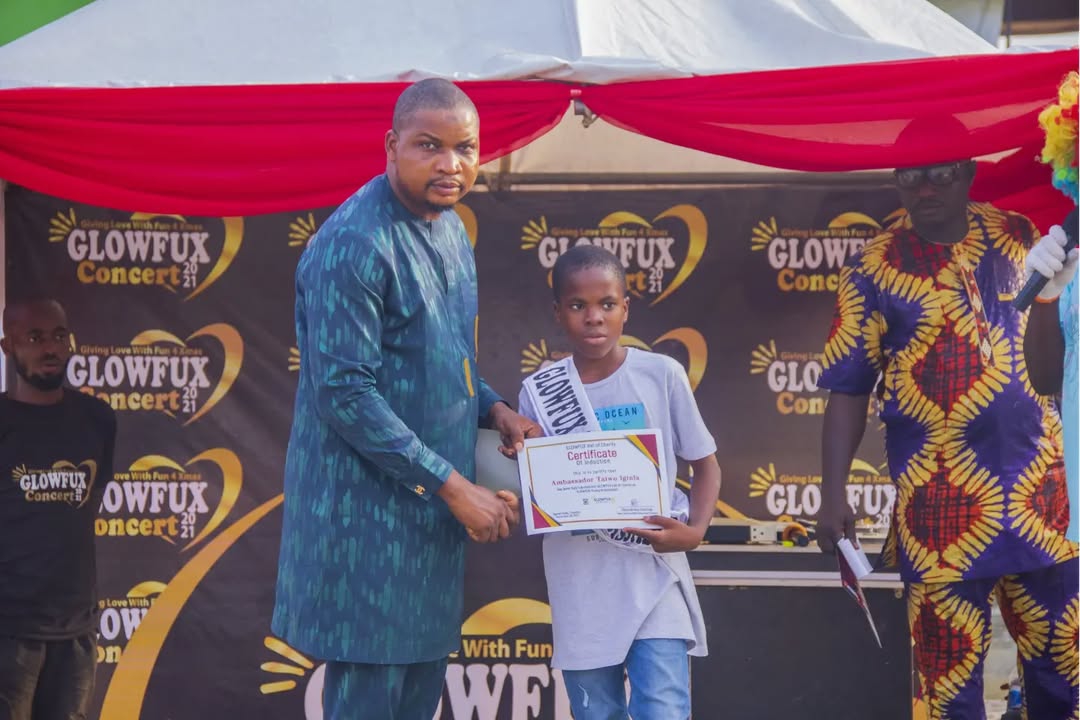 Glowfux Charity Concert 2021 - Certificate Moment
