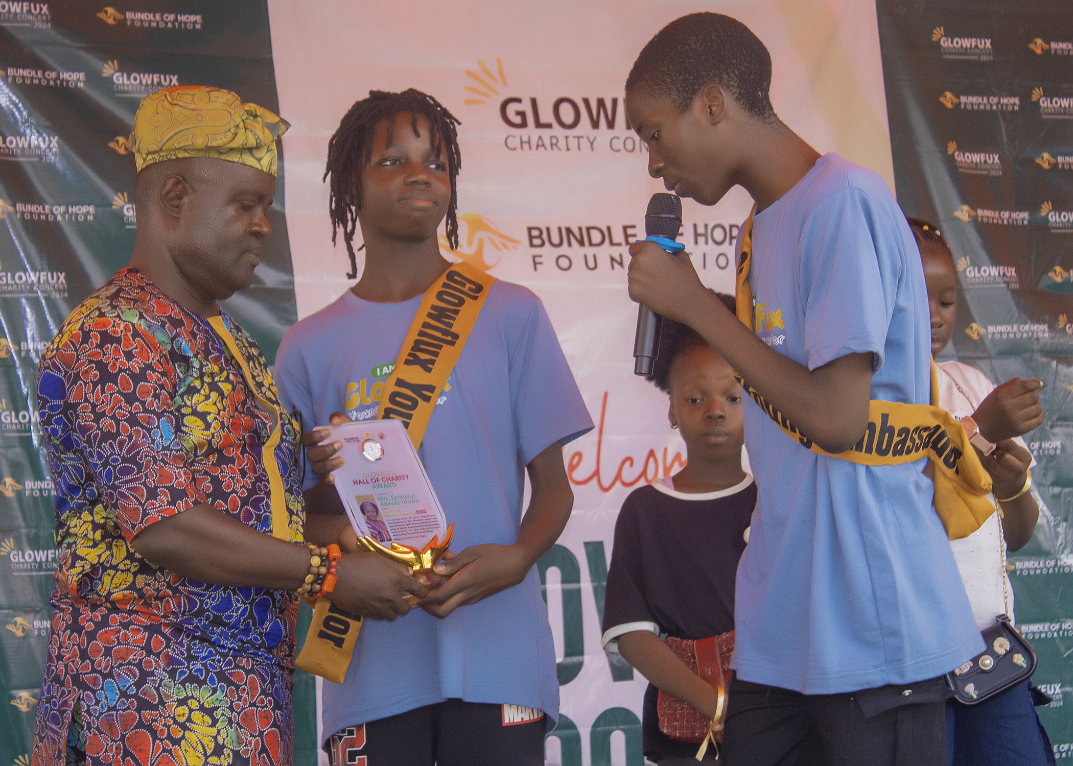 Glowfux Charity Concert 2024 - Award Moment