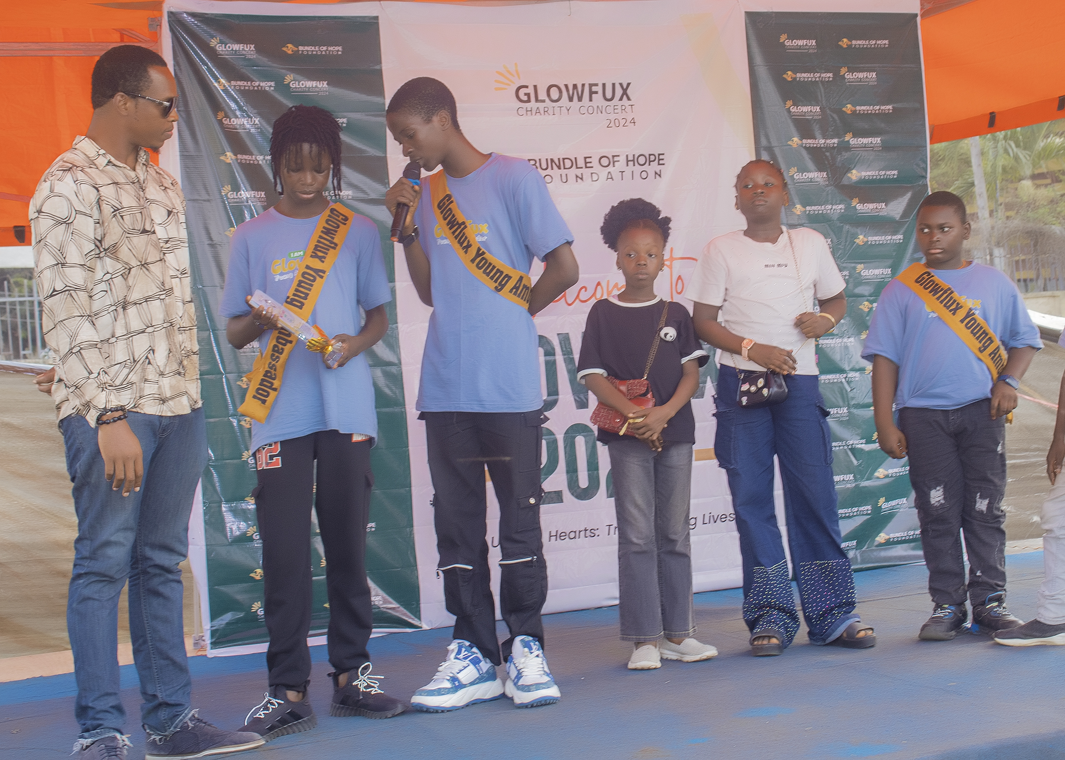 Glowfux Charity Concert 2024 - Award Moment