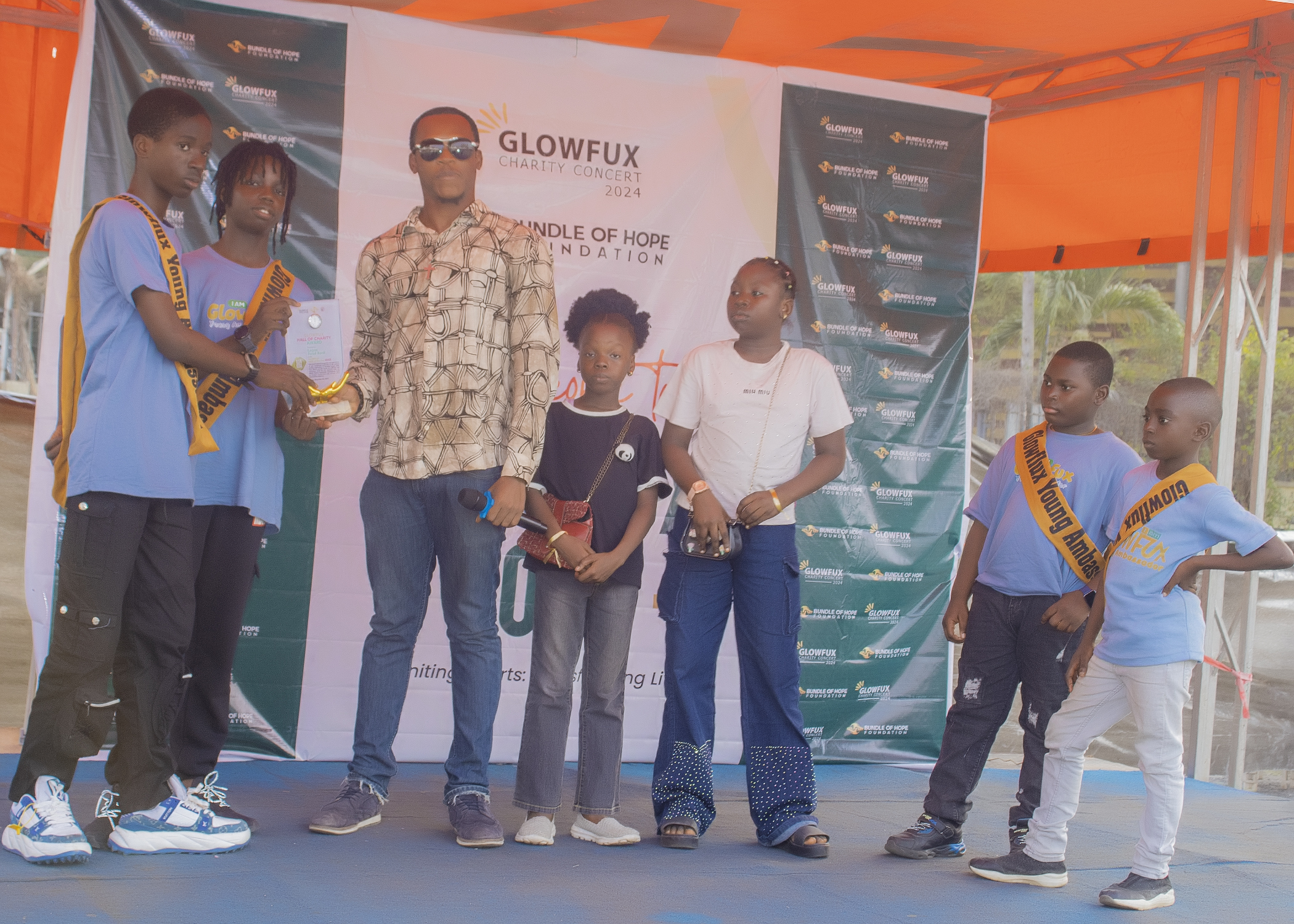 Glowfux Charity Concert 2024 - Award Moment