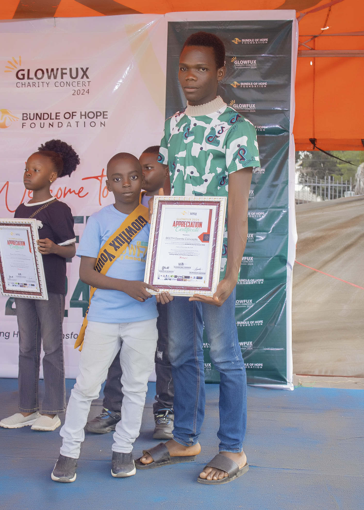 Glowfux Charity Concert 2024 - Certificate Moment